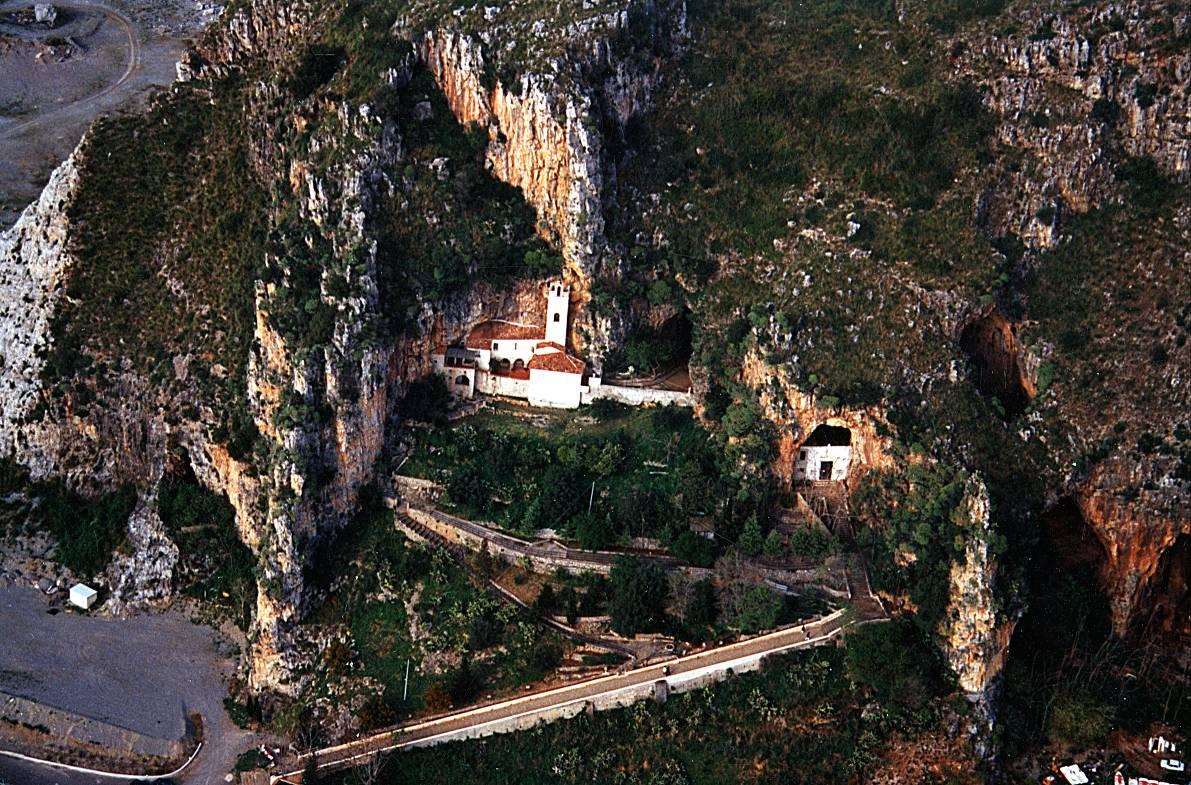 Santuário della madonna della grotta