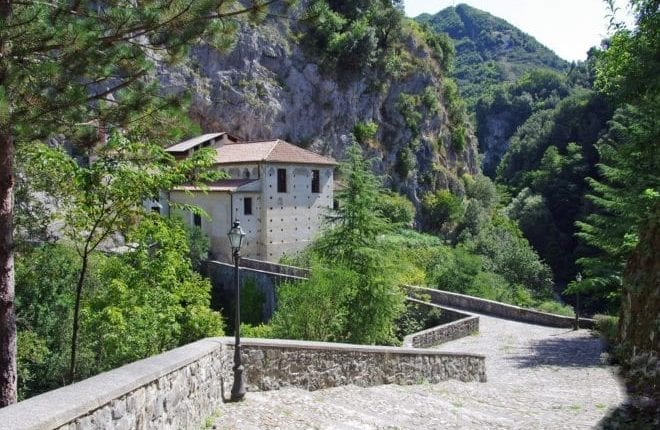 Let´s Visit Papasidero and the Romito Cave and the Sanctuary